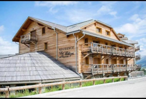 T2 au pied des pistes de La Joue du Loup avec piscine et sauna